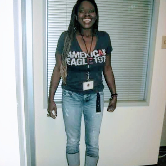 Meet your Posher, Roxanne - Picture 1 of 1